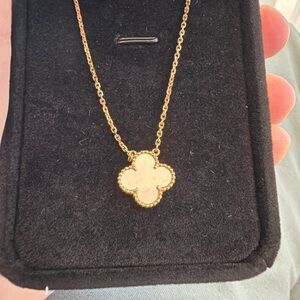 Van Cleef & Arpels Gold and mother of pearl Alhambra Clover Necklace nwt